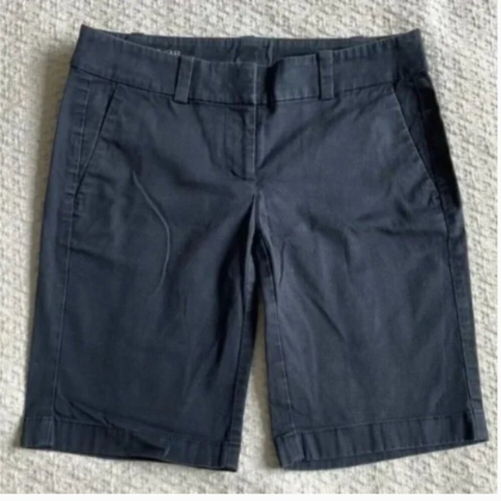 Ann Taylor - The Boardwalk Chino Shorts - 6 Petite (Atlantic Navy Blue)